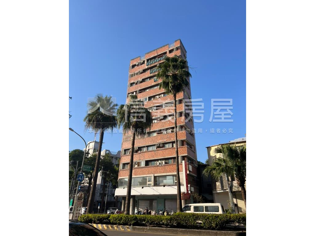 忠明忠太十字路口角間店面房屋室內格局與周邊環境