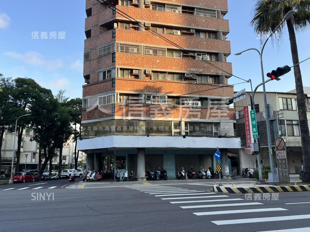 忠明忠太十字路口角間店面房屋室內格局與周邊環境