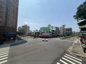 忠明忠太十字路口角間店面