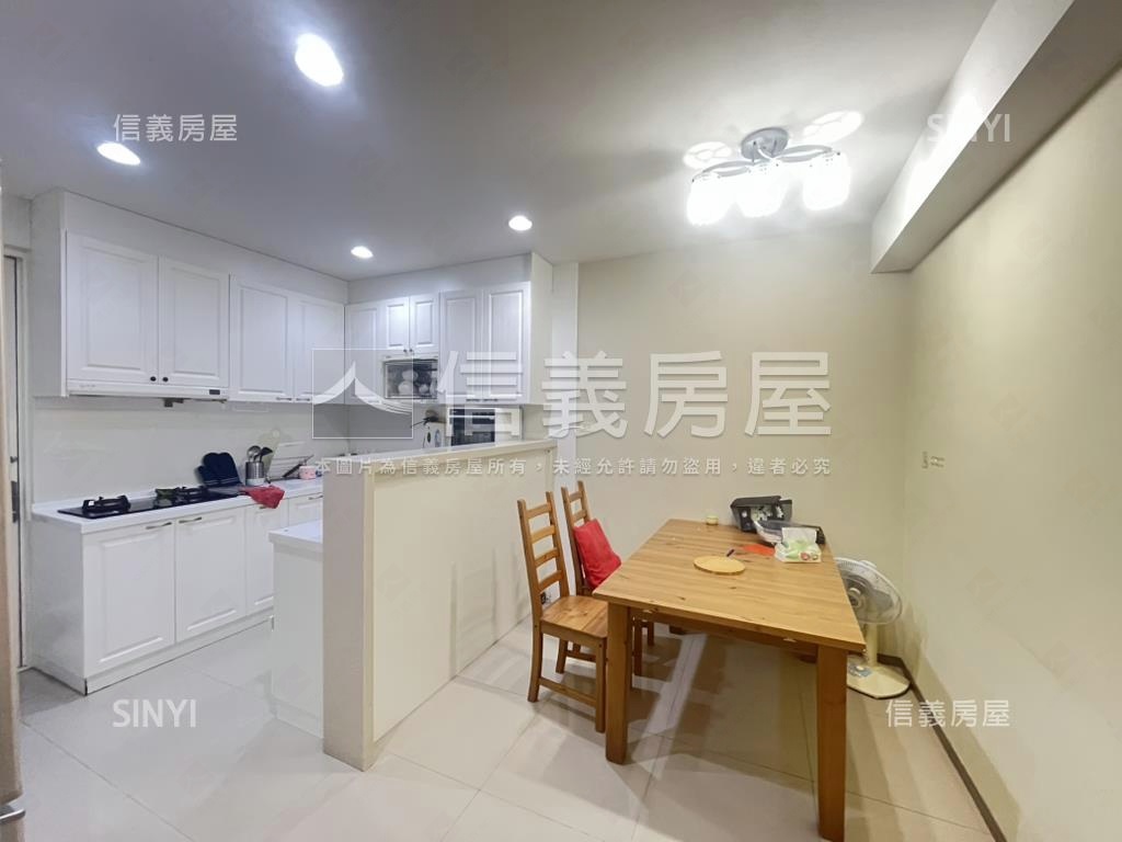 學區大空間方正邊間美屋房屋室內格局與周邊環境