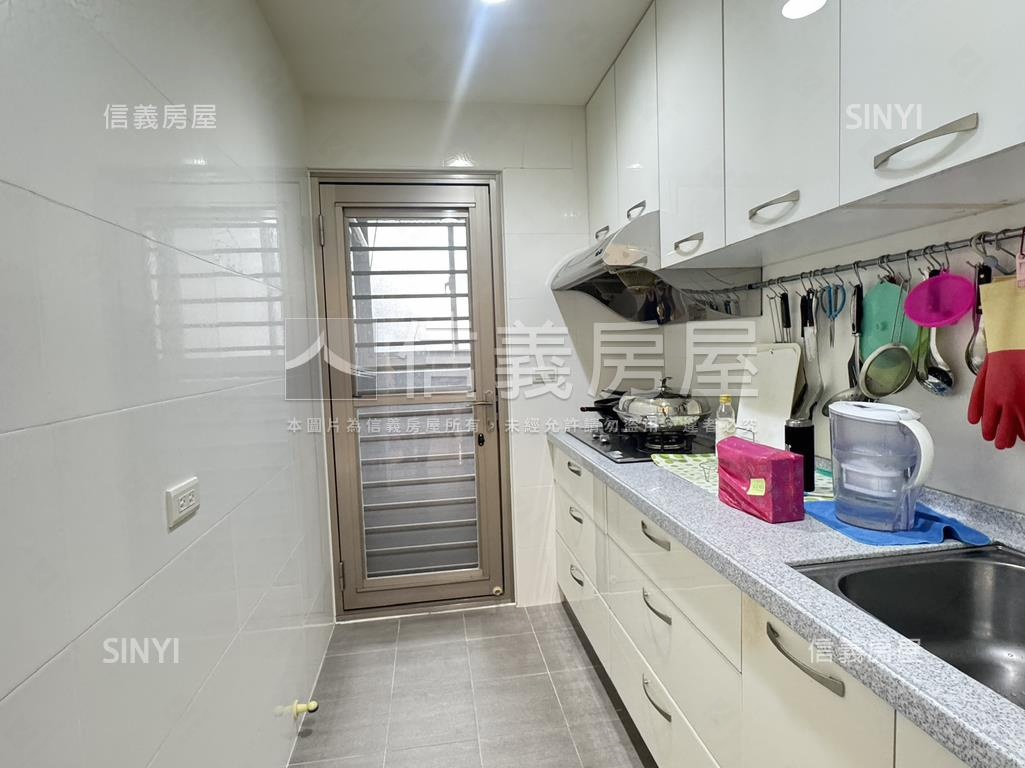 香格景觀三房有車位房屋室內格局與周邊環境