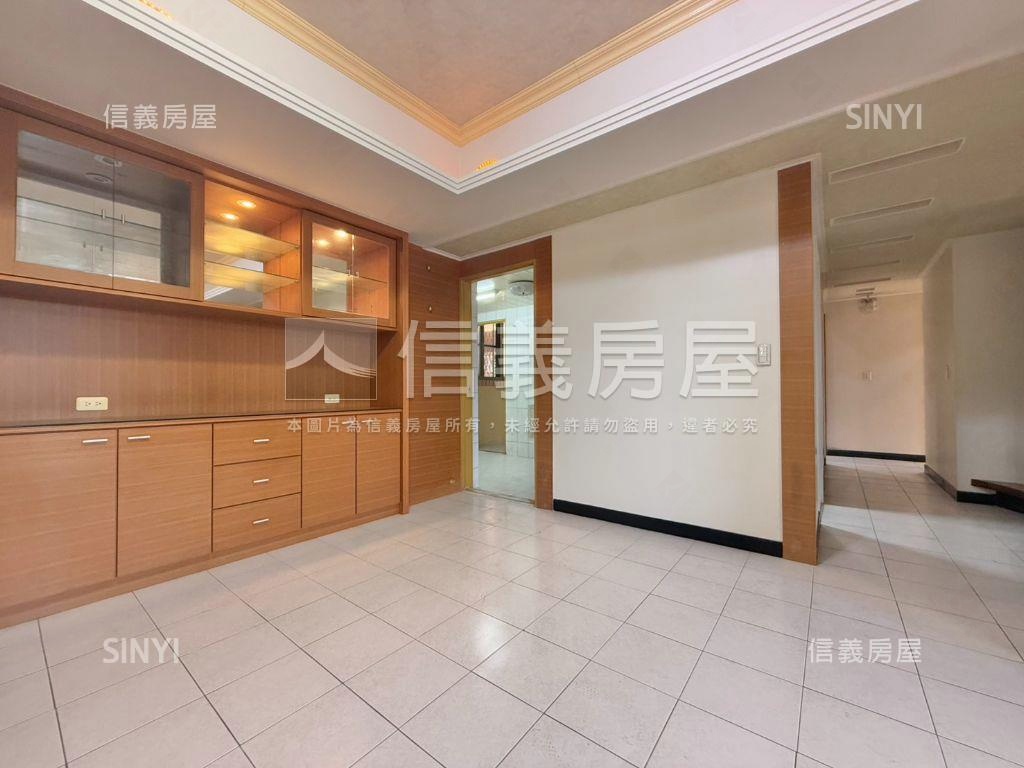 觀雲朝南景觀四房平車房屋室內格局與周邊環境