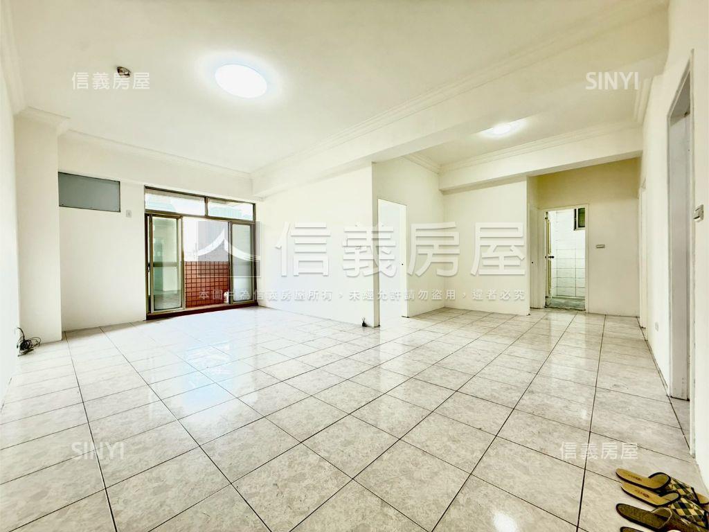 河堤Ｘ裕誠商圈大四房車位房屋室內格局與周邊環境