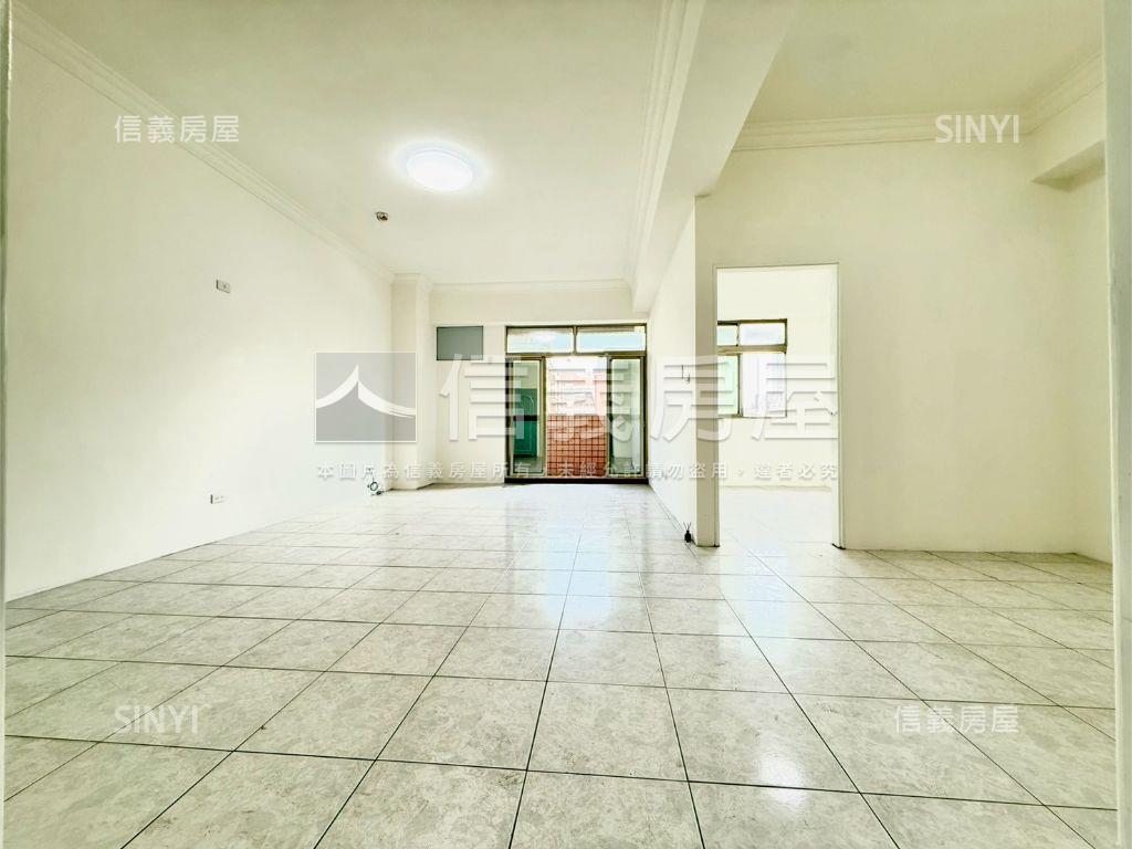 河堤Ｘ裕誠商圈大四房車位房屋室內格局與周邊環境