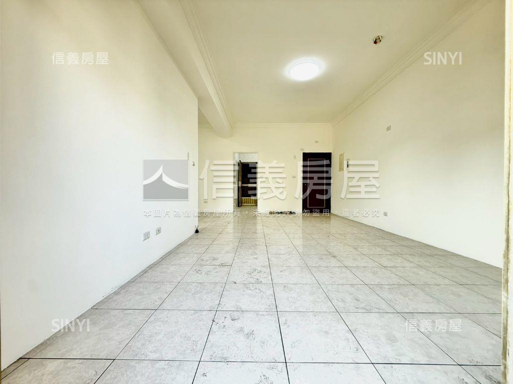 河堤Ｘ裕誠商圈大四房車位房屋室內格局與周邊環境