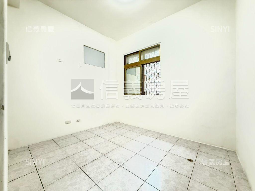 河堤Ｘ裕誠商圈大四房車位房屋室內格局與周邊環境