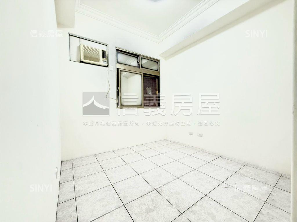 河堤Ｘ裕誠商圈大四房車位房屋室內格局與周邊環境