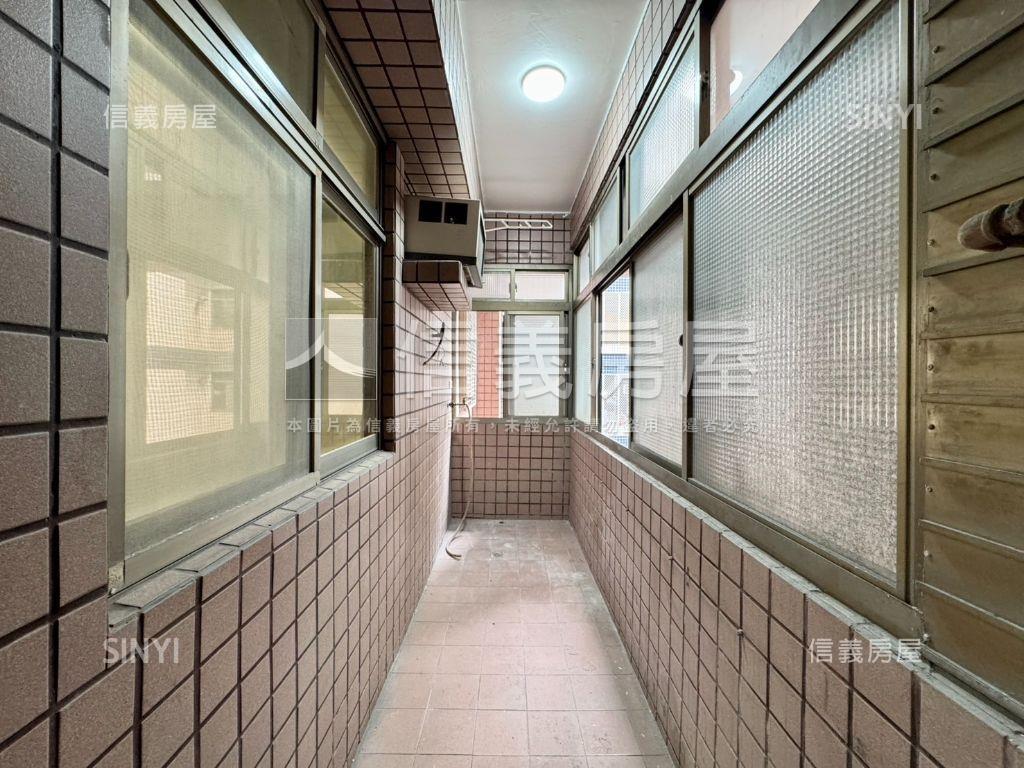 河堤Ｘ裕誠商圈大四房車位房屋室內格局與周邊環境