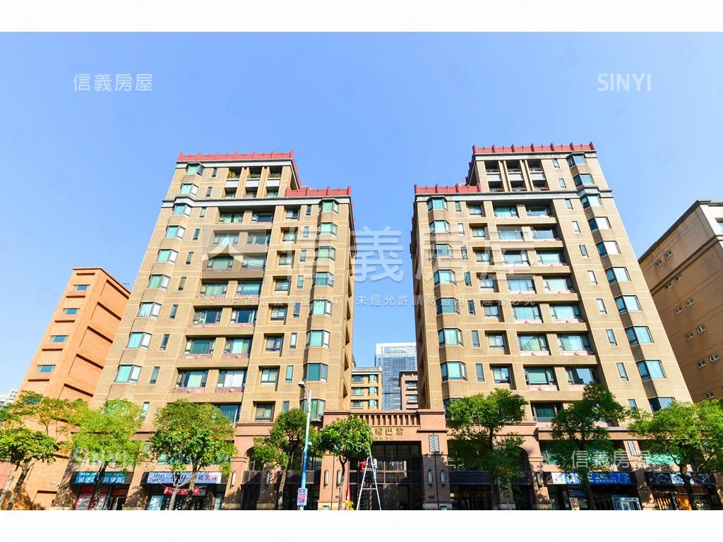榮耀巴黎庭院綠意三房車位房屋室內格局與周邊環境