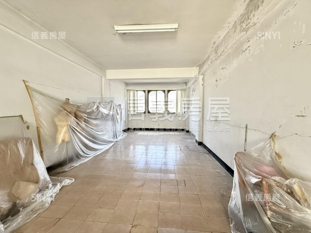 站前正路好使用金透天２房屋室內格局與周邊環境