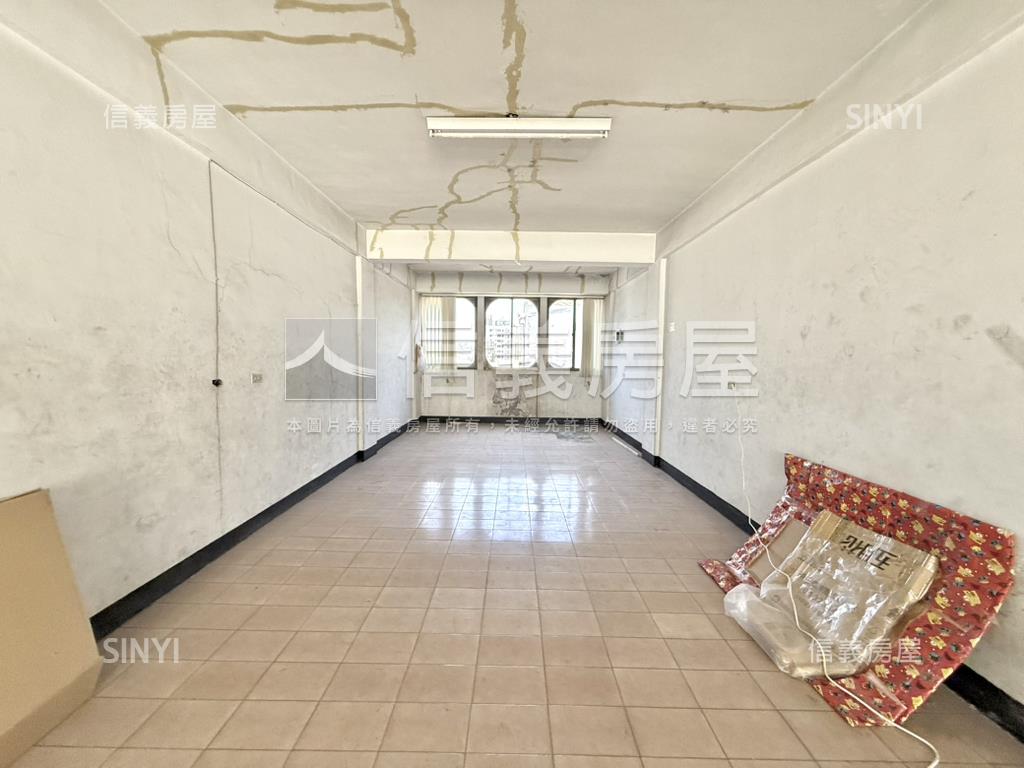 站前正路好使用金透天２房屋室內格局與周邊環境