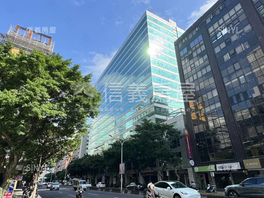 信義★大統領廣場★車位３房屋室內格局與周邊環境