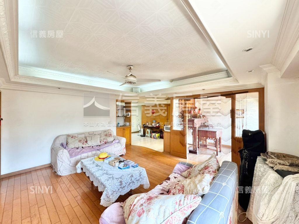 皇苑大坪數三房雙車位房屋室內格局與周邊環境