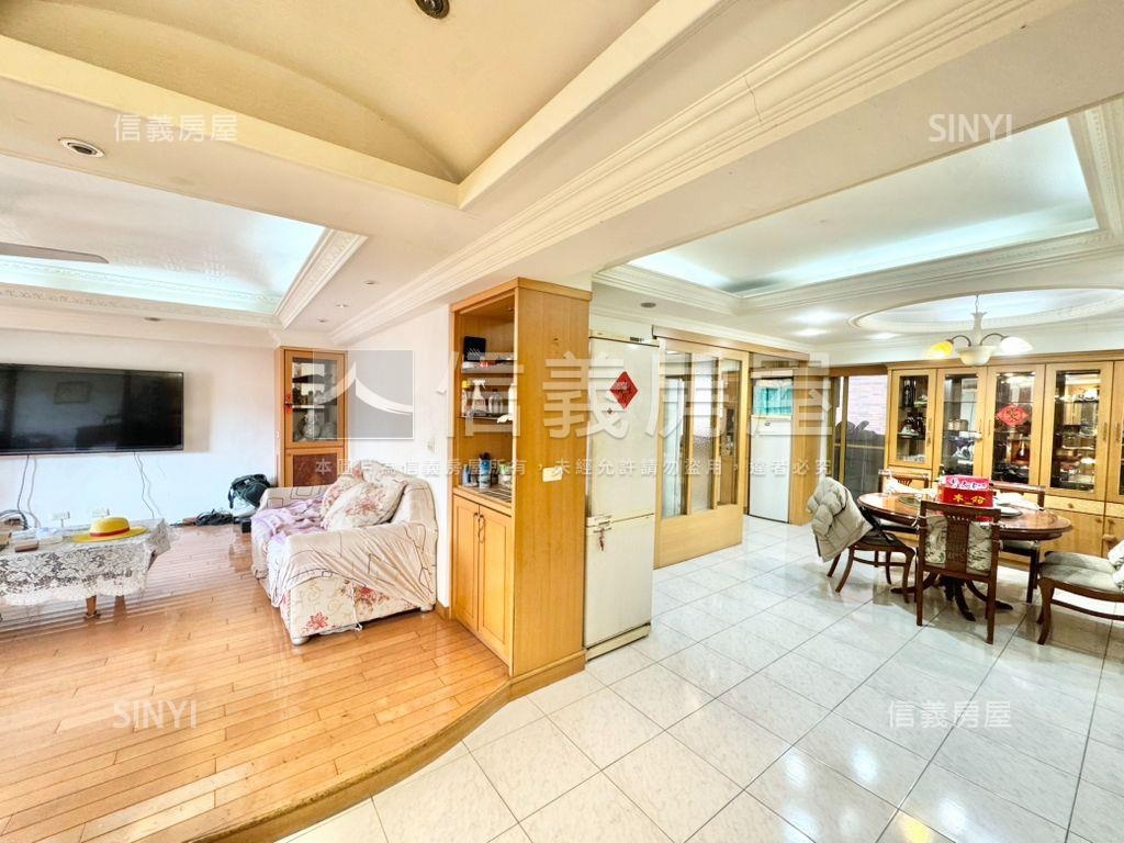 皇苑大坪數三房雙車位房屋室內格局與周邊環境