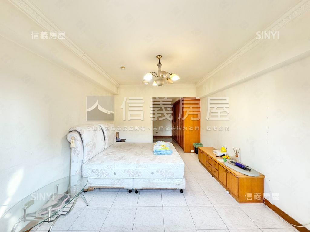 皇苑大坪數三房雙車位房屋室內格局與周邊環境