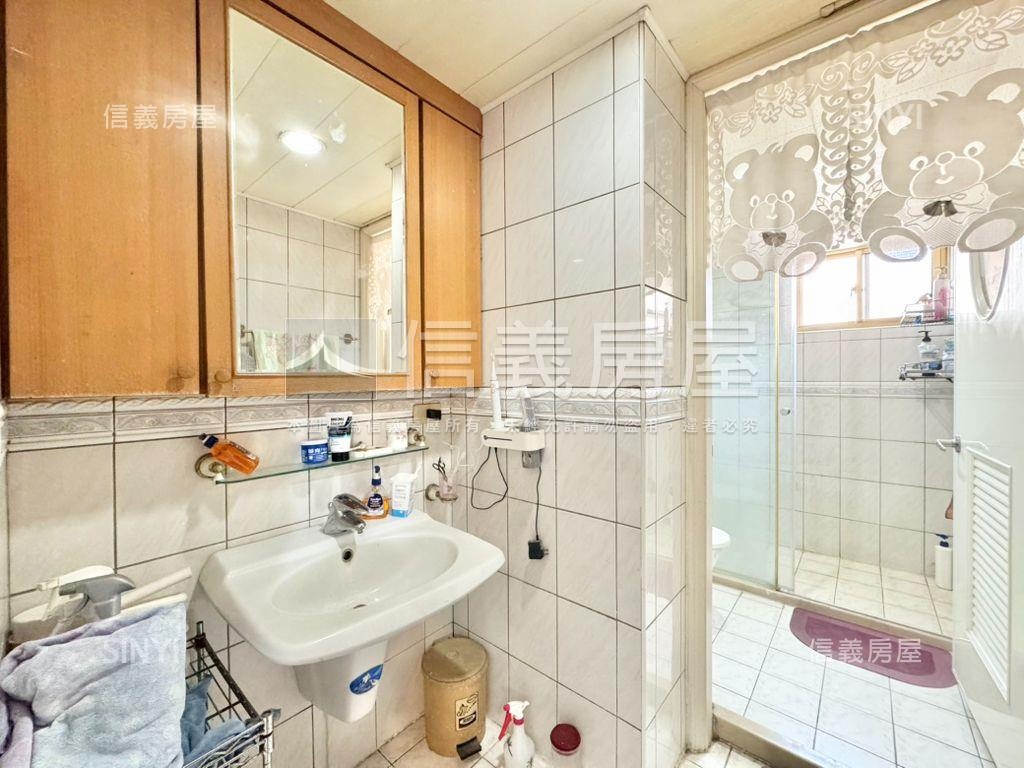 皇苑大坪數三房雙車位房屋室內格局與周邊環境