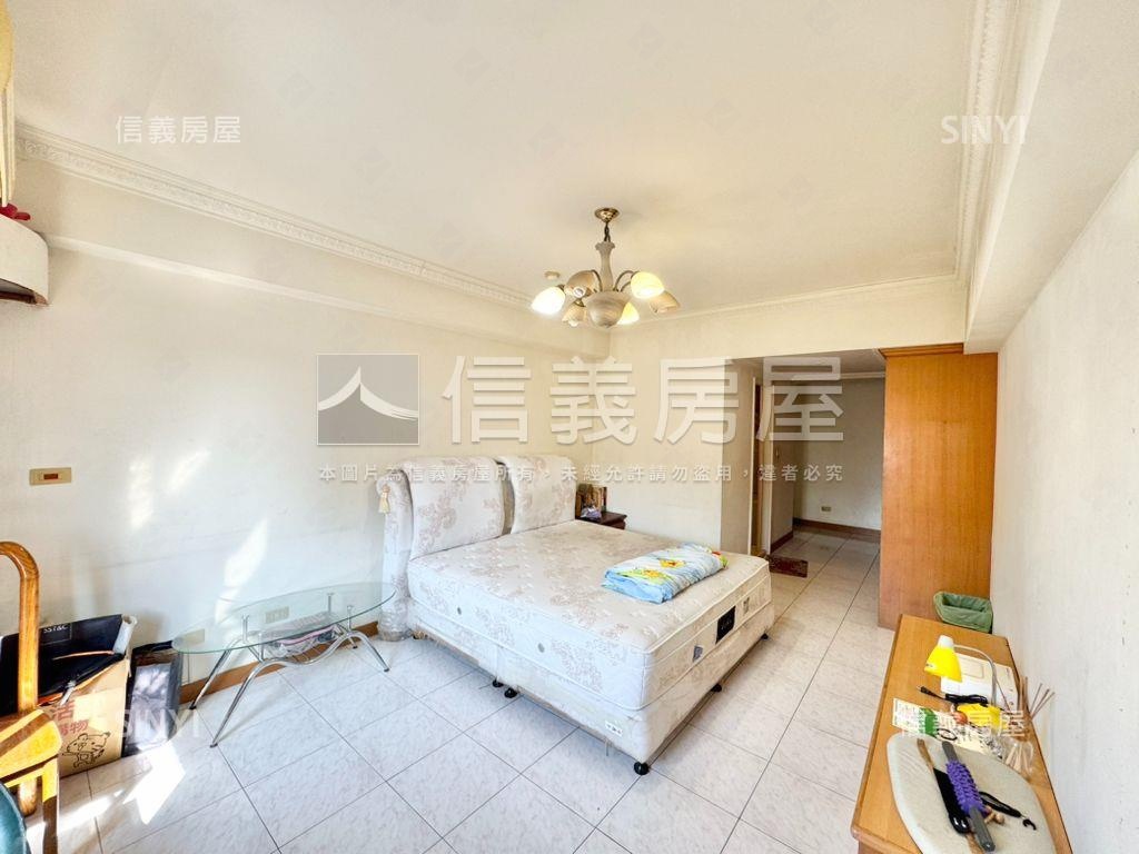 皇苑大坪數三房雙車位房屋室內格局與周邊環境