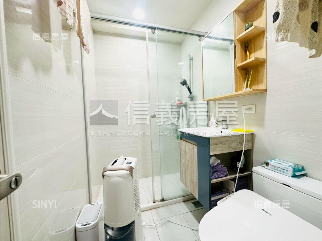 ★凡賽斯美裝潢三房車位房屋室內格局與周邊環境