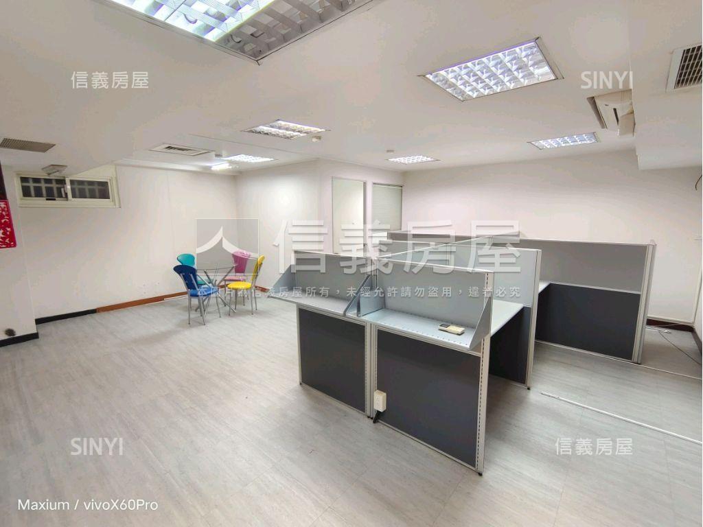 晴光１８坪純辦房屋室內格局與周邊環境