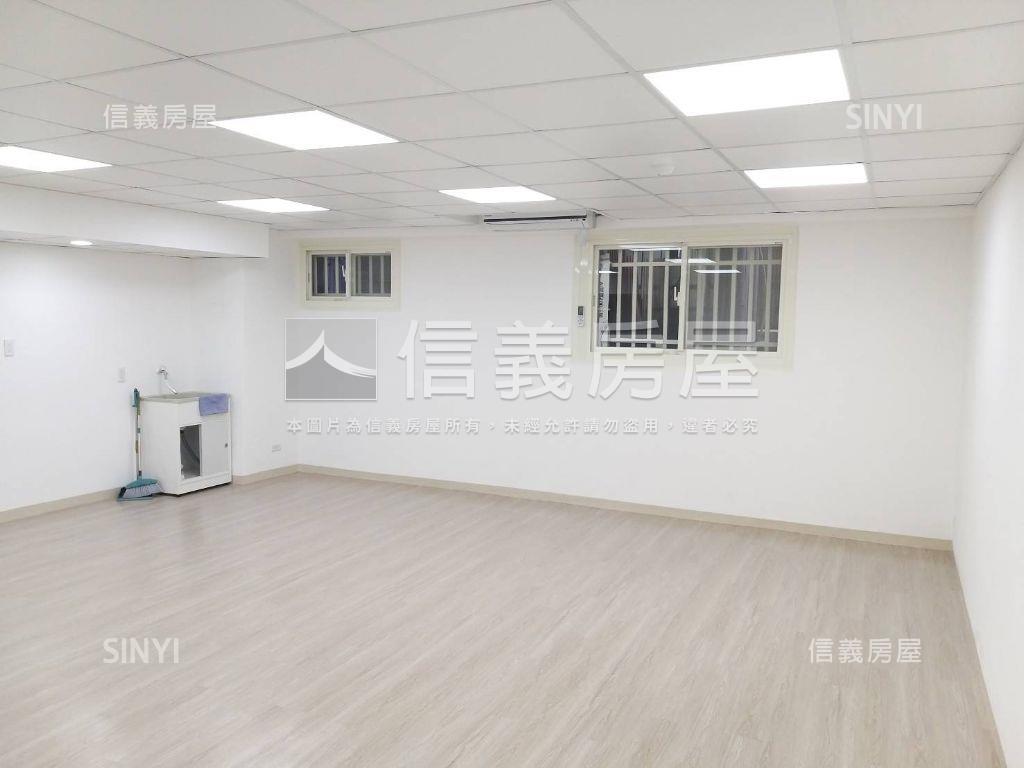 晴光１８坪純辦房屋室內格局與周邊環境