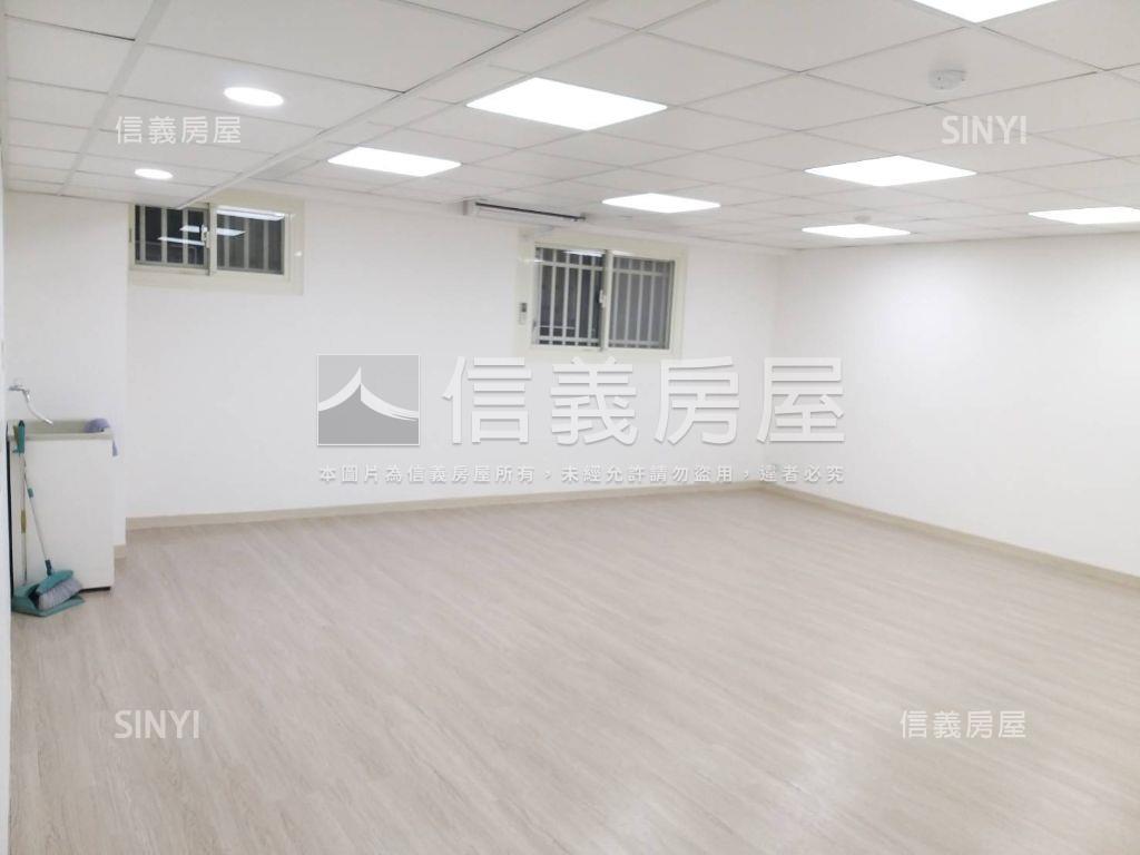 晴光１８坪純辦房屋室內格局與周邊環境