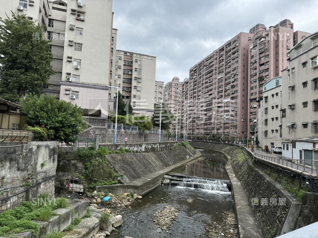 稀有民義電梯華廈大空間房屋室內格局與周邊環境