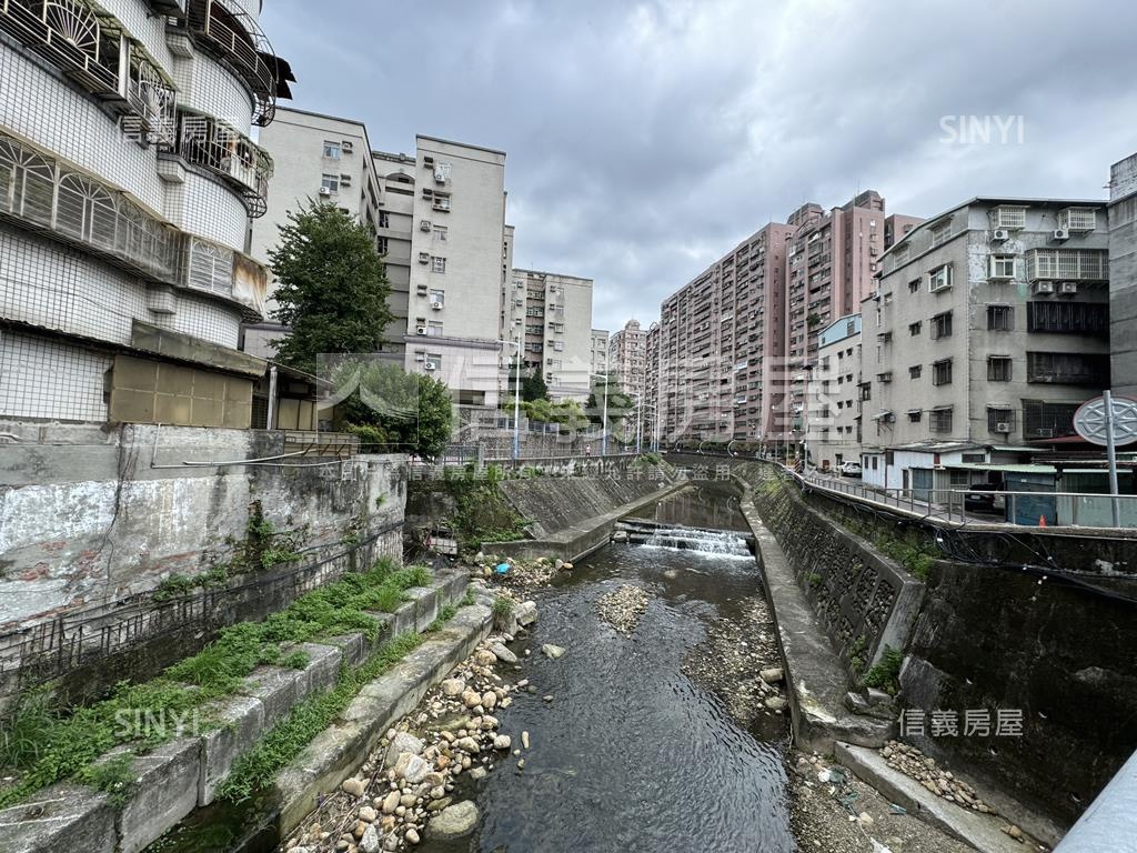 稀有民義電梯華廈大空間房屋室內格局與周邊環境