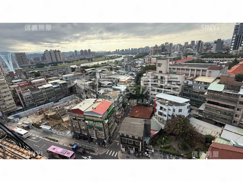 中正區完整方正鄰路土地房屋室內格局與周邊環境