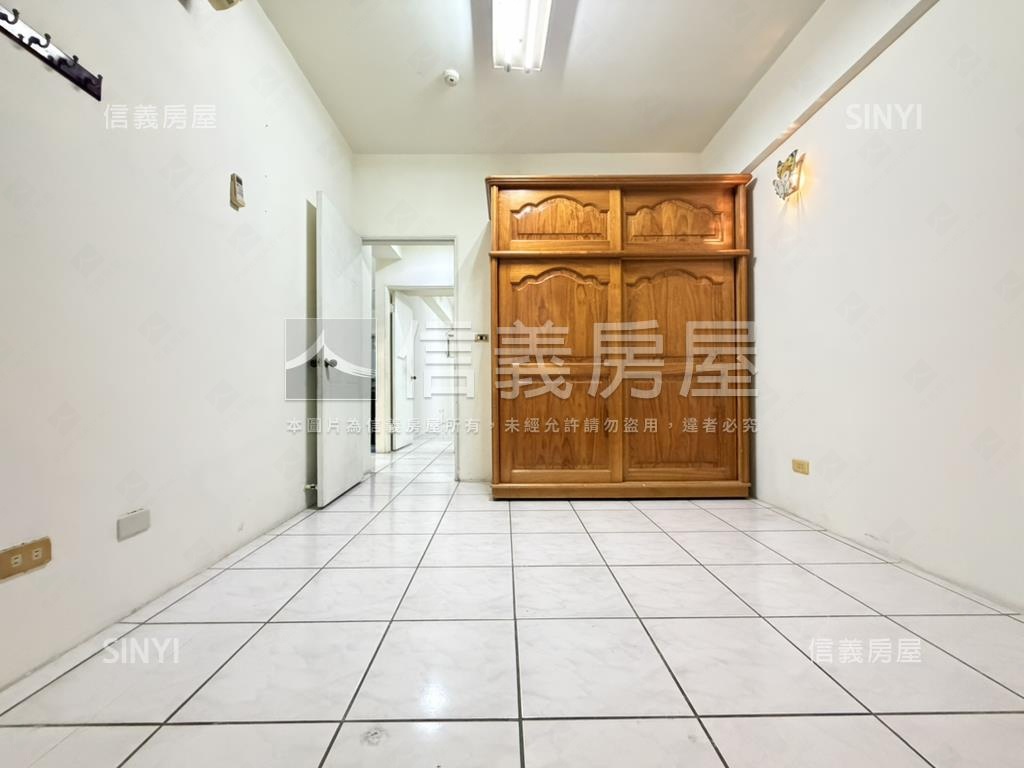 傳家堡３☺採光三房平車房屋室內格局與周邊環境