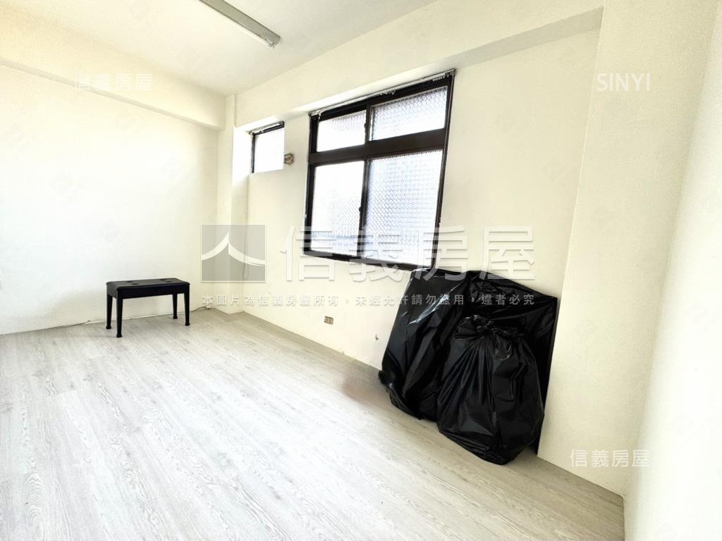 近大里運動中心新整理三房房屋室內格局與周邊環境