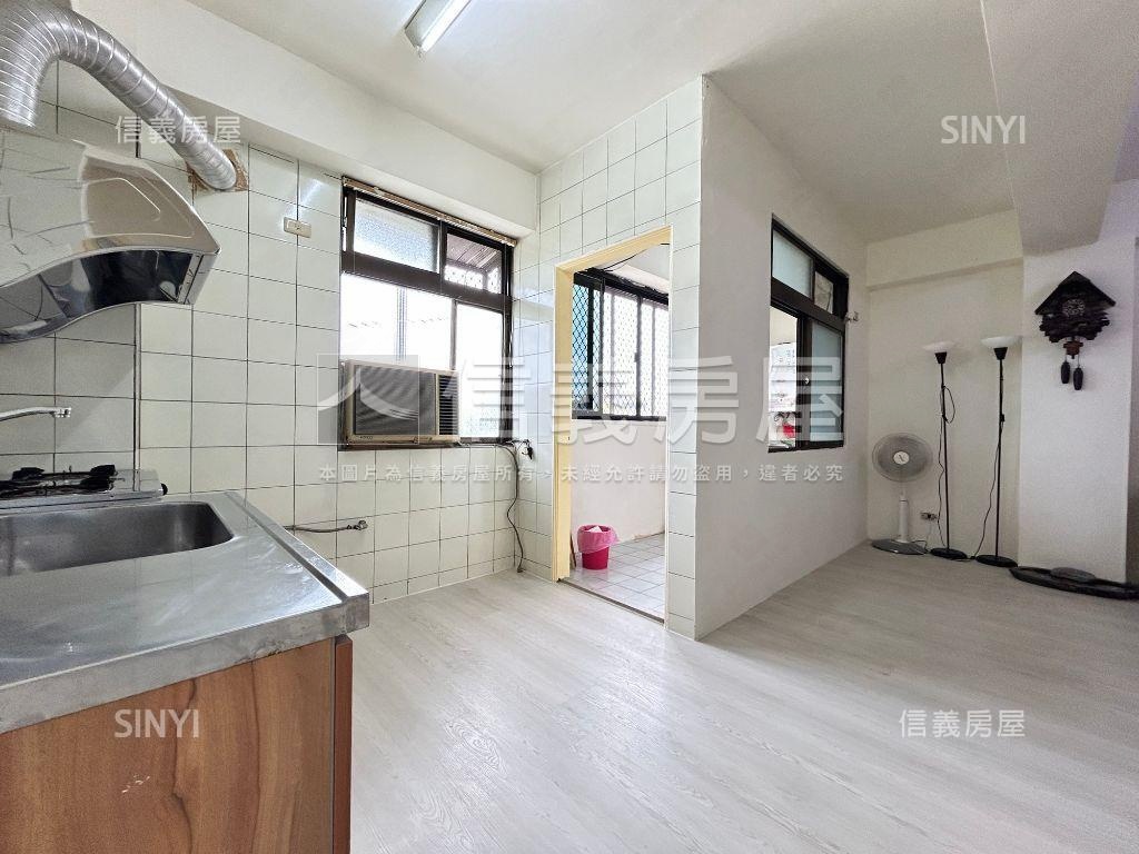 近大里運動中心新整理三房房屋室內格局與周邊環境