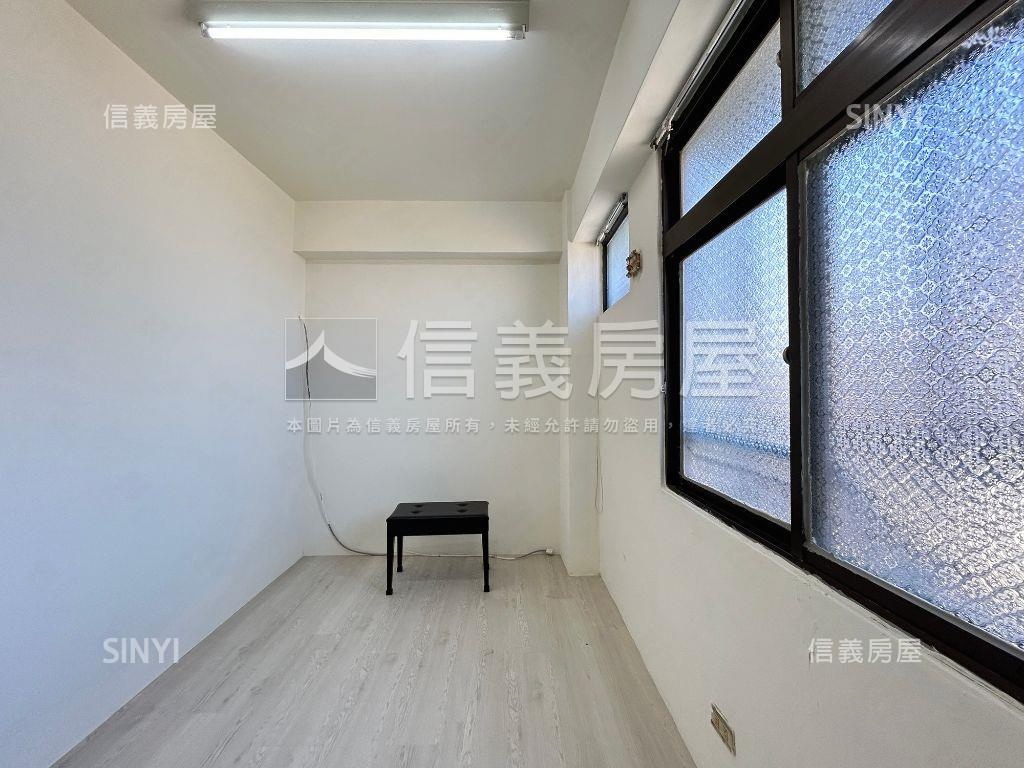 近大里運動中心新整理三房房屋室內格局與周邊環境