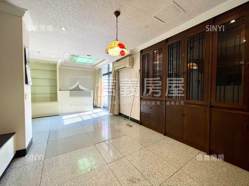 美術館稀有金角店房屋室內格局與周邊環境