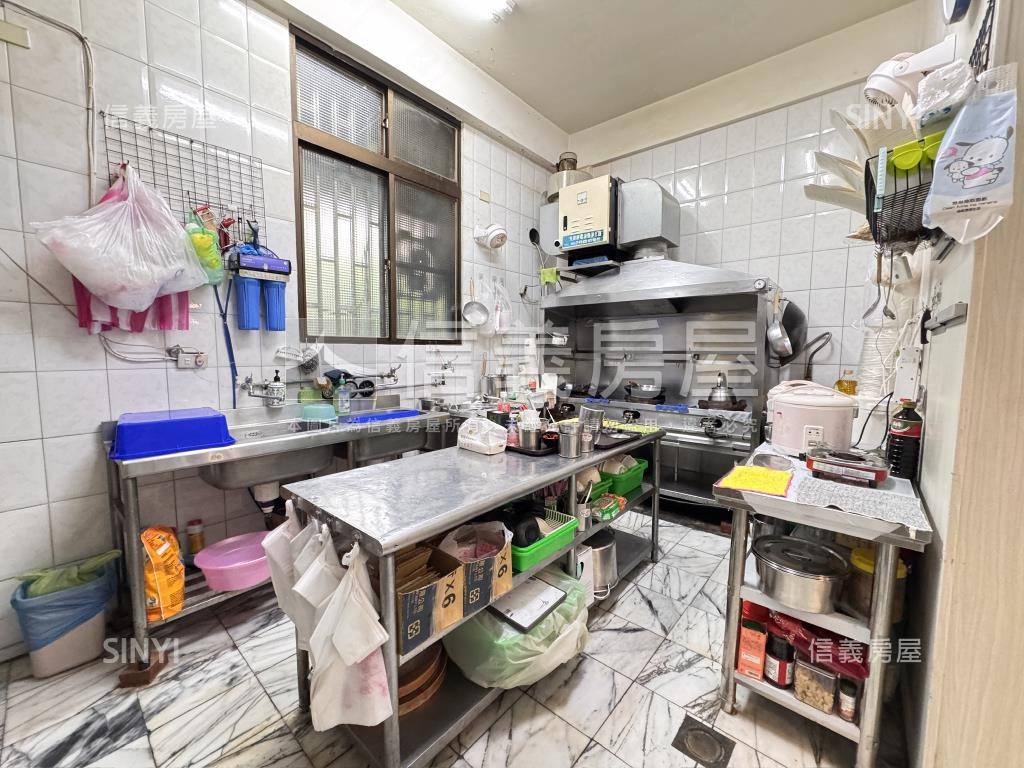 復華商圈臨路約１２米店面房屋室內格局與周邊環境