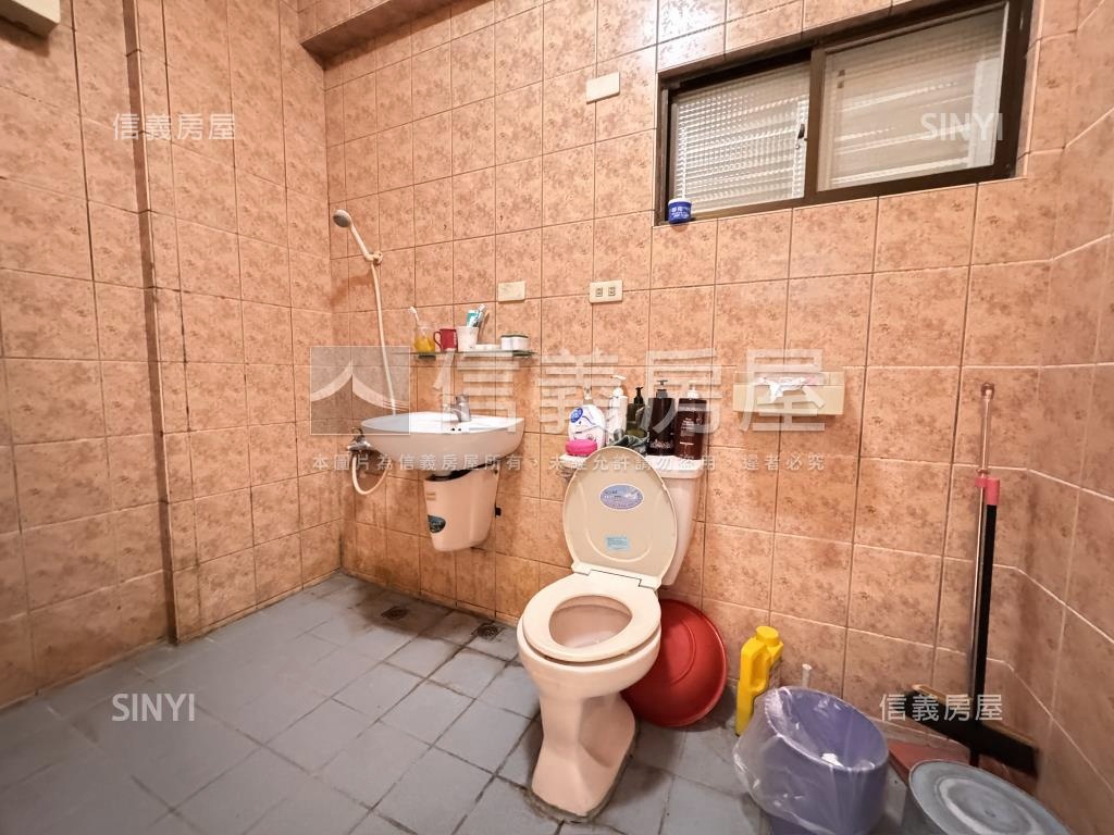 復華商圈臨路約１２米店面房屋室內格局與周邊環境