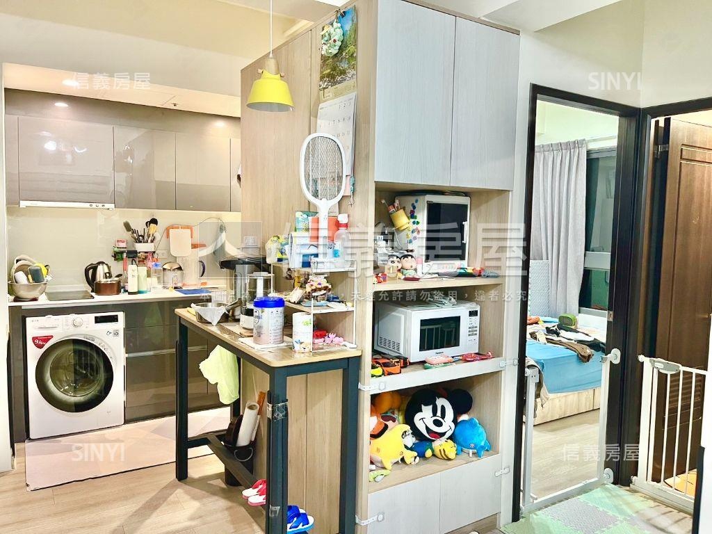 ７ＵＰ稀有三房平車帝王戶房屋室內格局與周邊環境