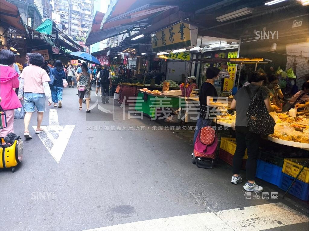 虎林市場三角窗面寬雙店面房屋室內格局與周邊環境