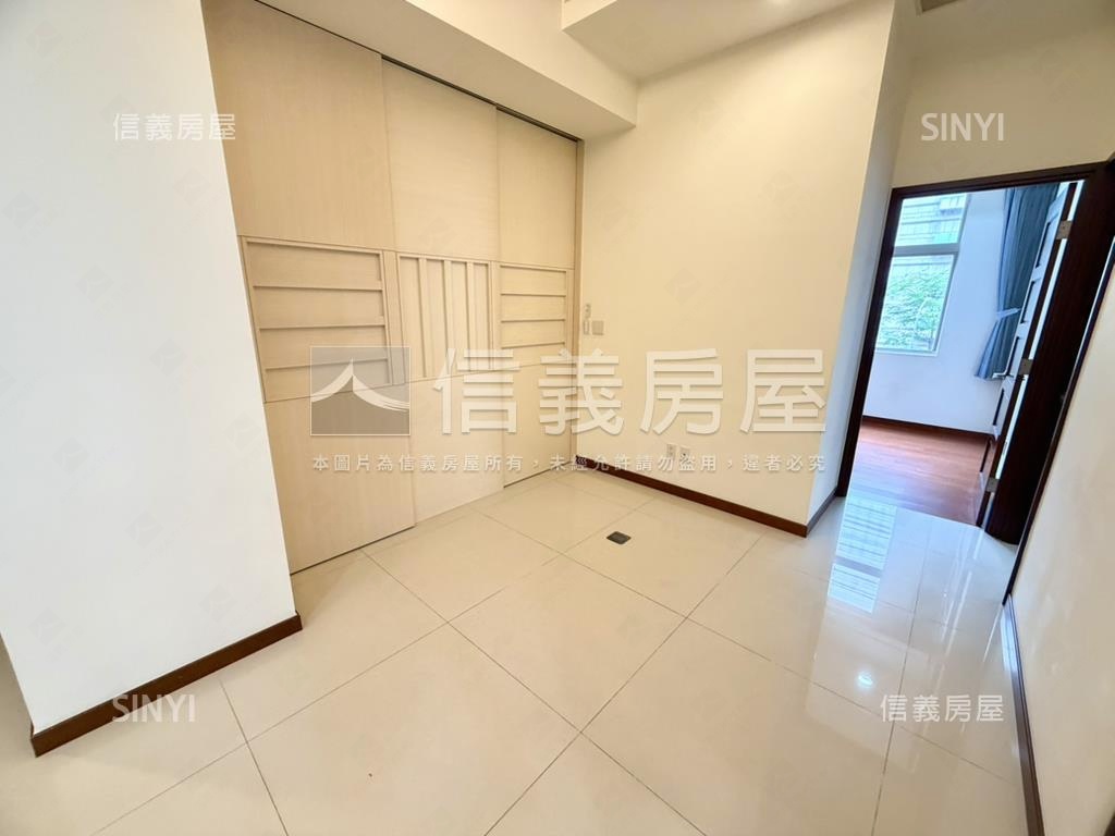 忠泰★美麗進行曲露臺四房房屋室內格局與周邊環境