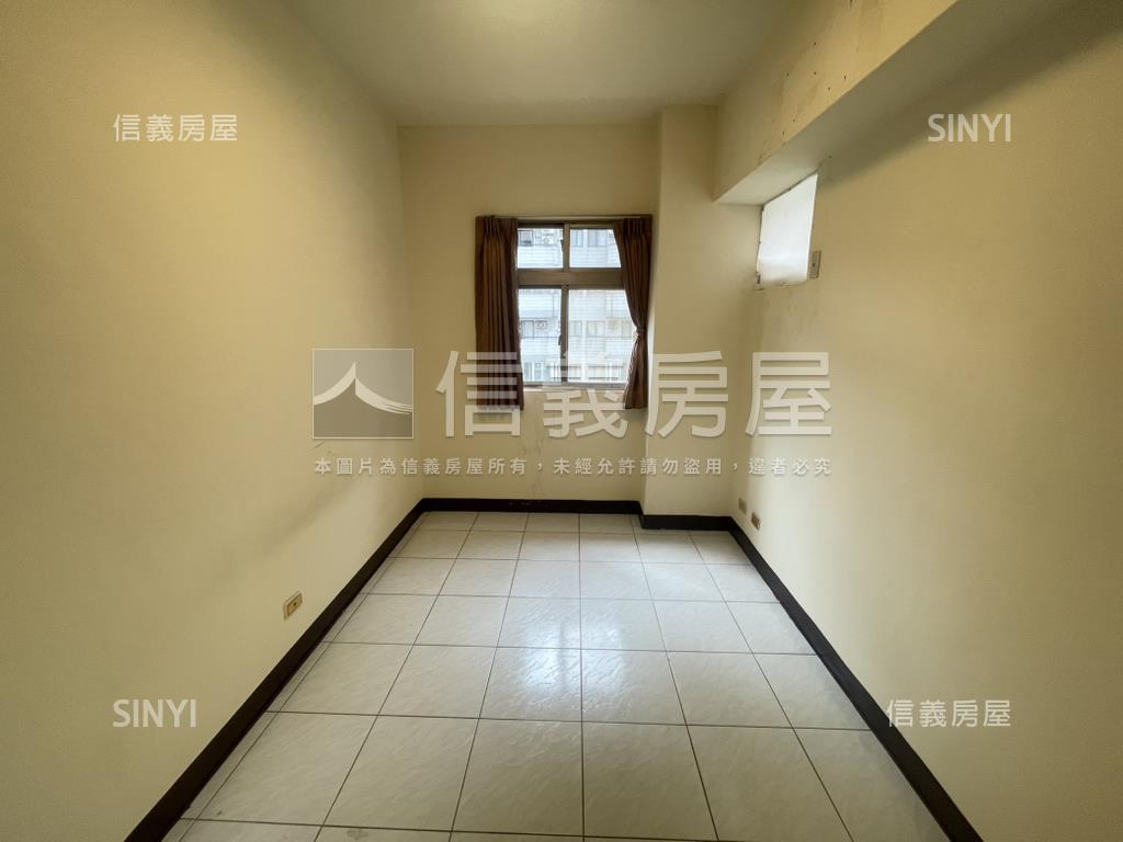 金雞報喜邊間三房房屋室內格局與周邊環境