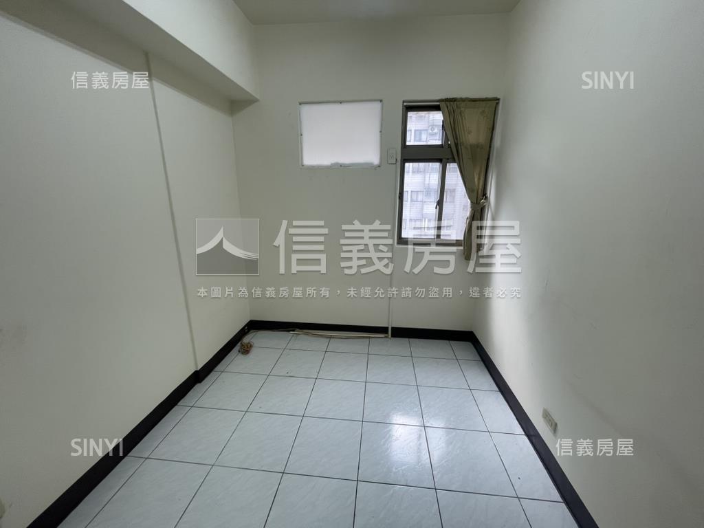 金雞報喜邊間三房房屋室內格局與周邊環境