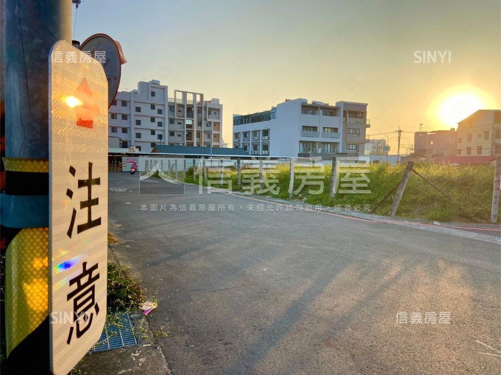 安南雙面臨路整合角窗地房屋室內格局與周邊環境