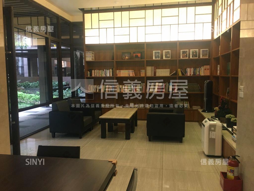 謙和高樓層遠景兩房車位房屋室內格局與周邊環境