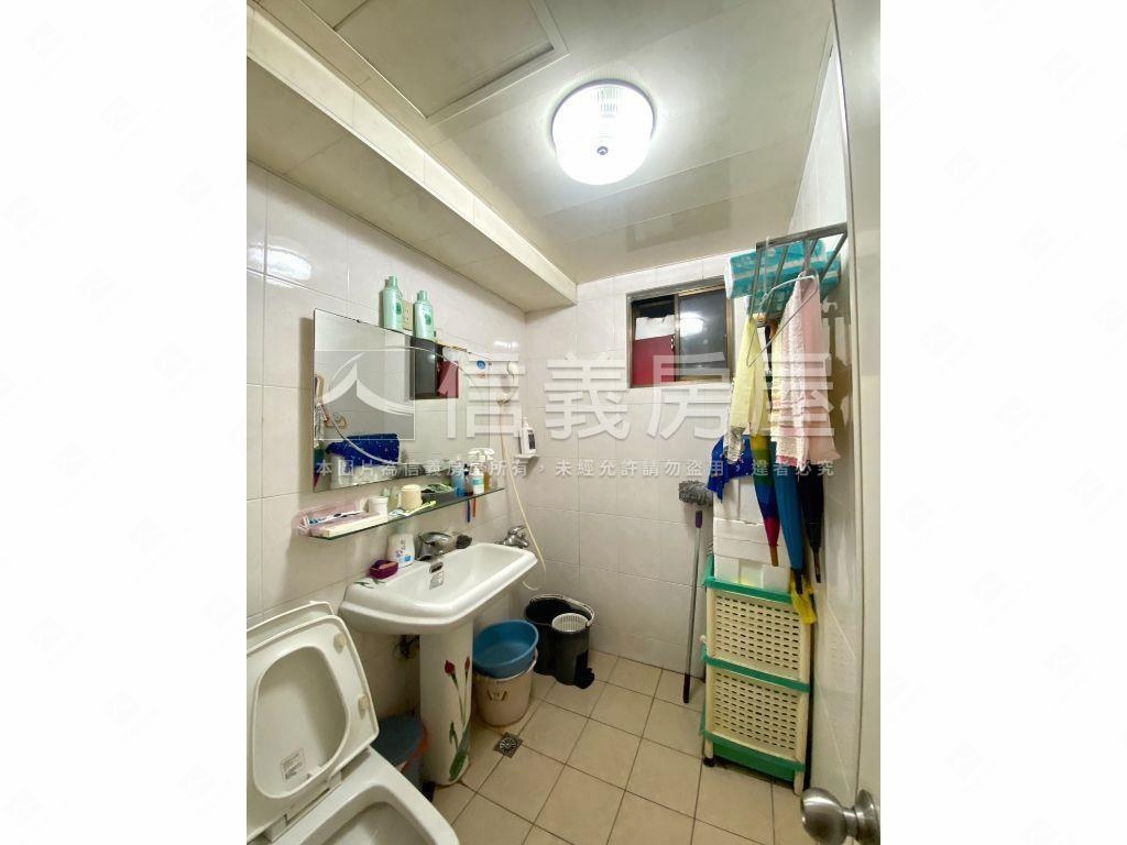 南西近雙子星雙併邊間住辦房屋室內格局與周邊環境