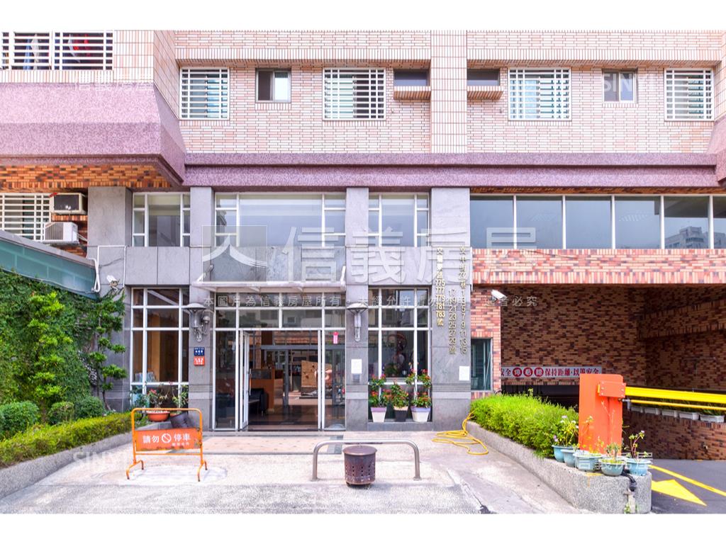 文山特區稀有大四房車位房屋室內格局與周邊環境