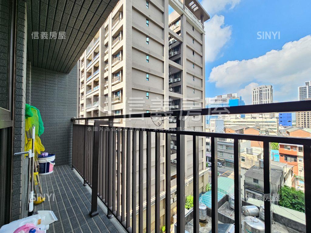 城又青明亮三房車位房屋室內格局與周邊環境