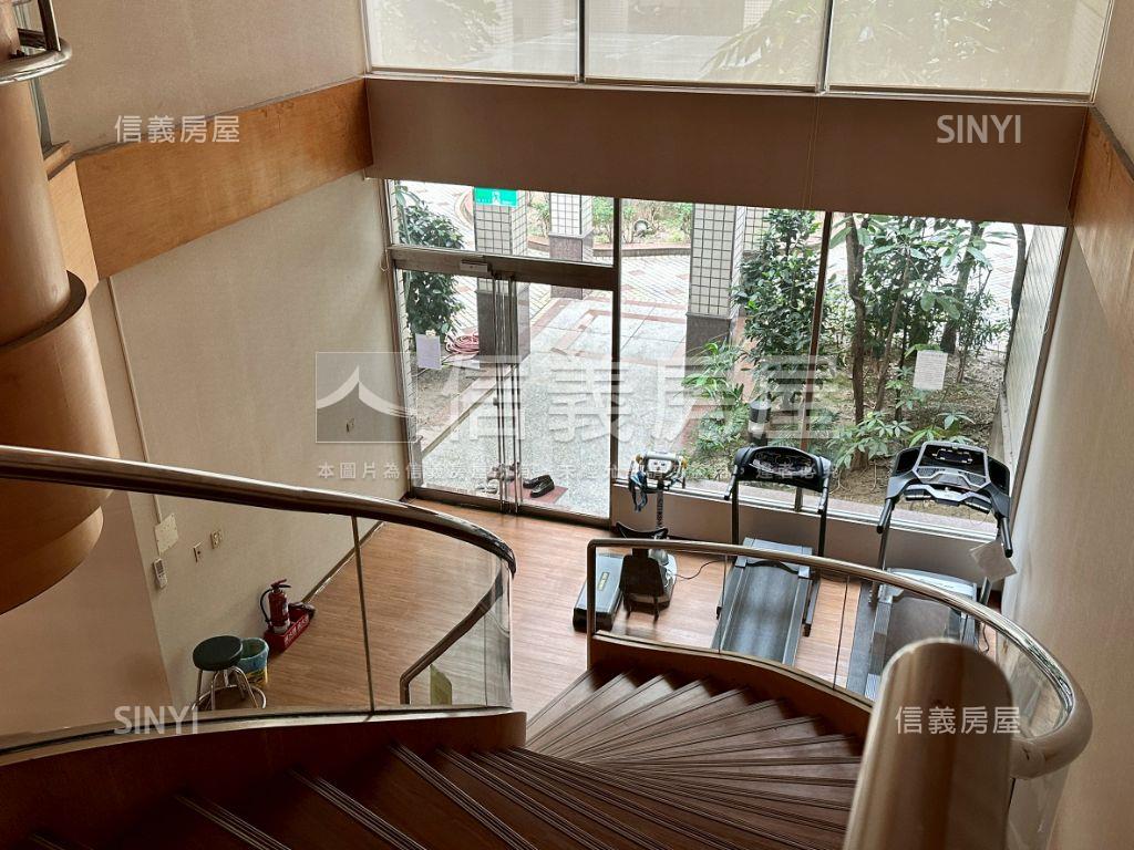 富比帝王臻藏雙車位雲美邸房屋室內格局與周邊環境