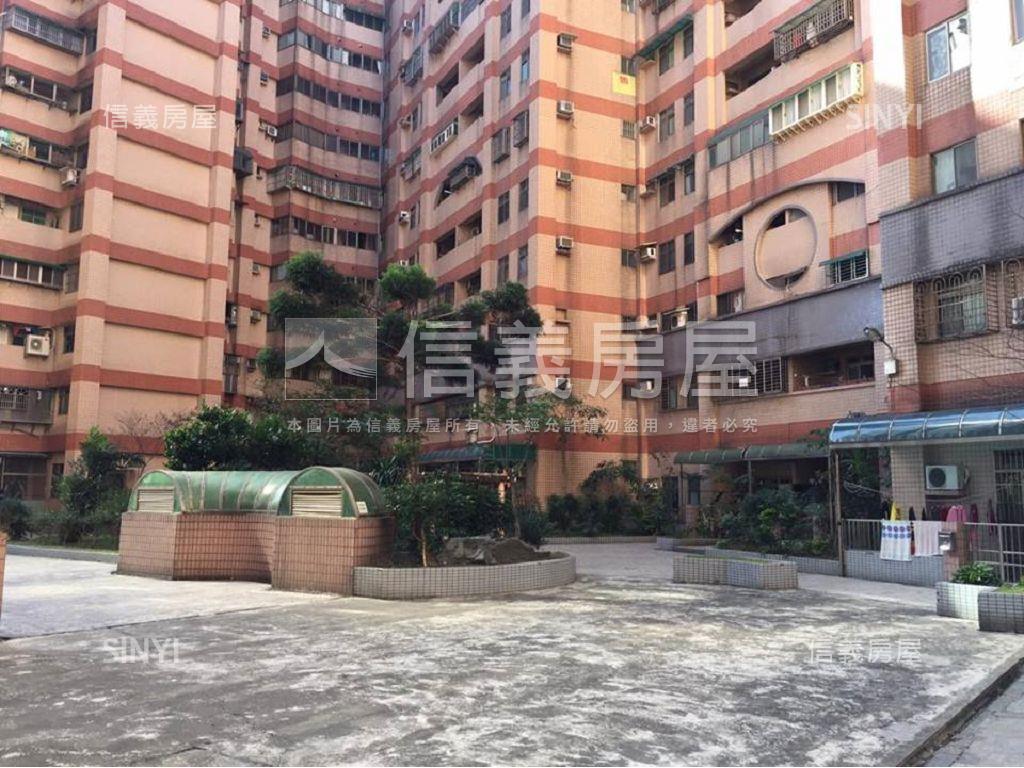 平鎮社區庭院戶｜稀有釋出房屋室內格局與周邊環境