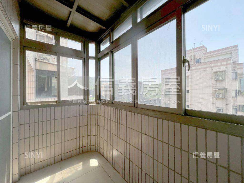 翡翠花園高樓明亮四房車位房屋室內格局與周邊環境