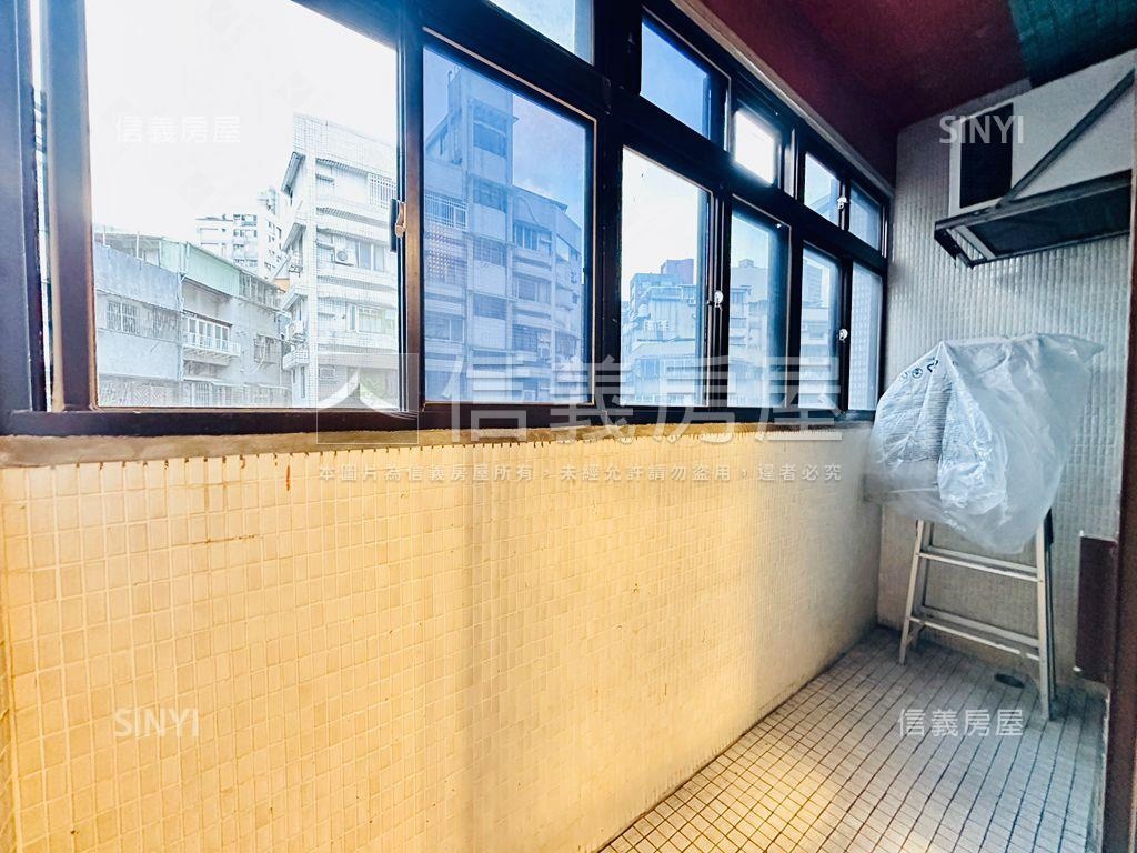 公園方正電梯三房房屋室內格局與周邊環境