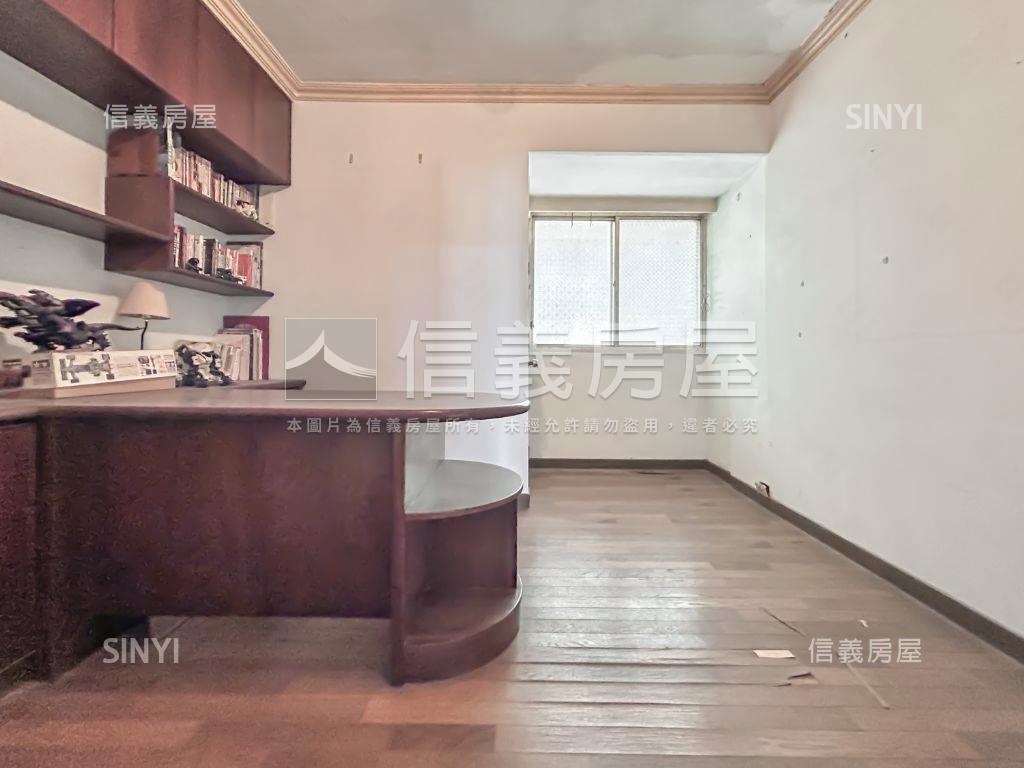 ⭐信義公園方正電梯三房房屋室內格局與周邊環境